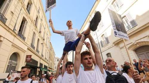 EN IMAGES. Festival Off Avignon 2023 : la traditionnelle parade des compagnies inaugure les festivités en grande pompe