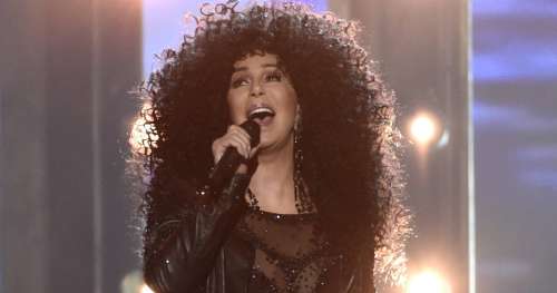 Cher dénonce le Rock & Roll Hall of Fame pour son refus d’intronisation
