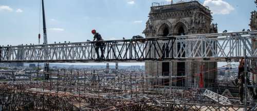 Notre-Dame de Paris : comment les cordistes démontent l'échafaudage