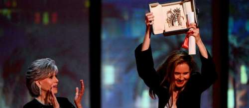 Cannes : la vidéo de Jane Fonda lançant son prix à Justine Triet devient virale