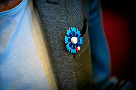 Le Bleuet de France, ce puissant symbole de la solidarité avec les « Gueules cassées »