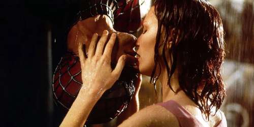 Spider-Man : les secrets derrière la scène du baiser-araignée de Kirsten Dunst