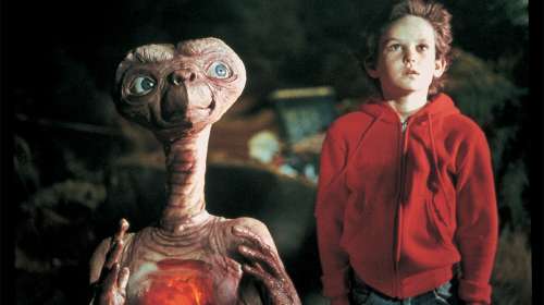 Steven Spielberg : pourquoi il n’a jamais réalisé une suite d’E.T. l’extra-terrestre