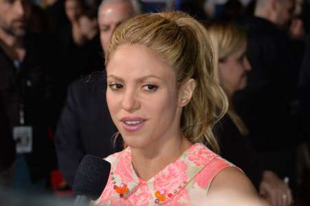 Gerard Piqué aperçu en train d’embrasser sa nouvelle compagne, Shakira est furieuse