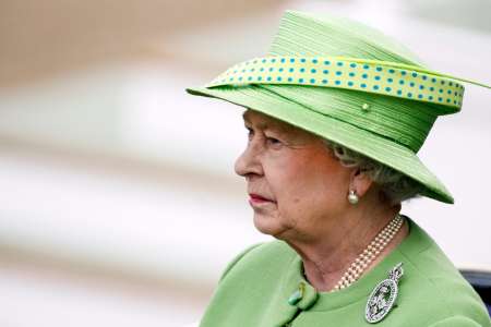 Mort d’Elizabeth II : un humoriste fait scandale après une blague douteuse