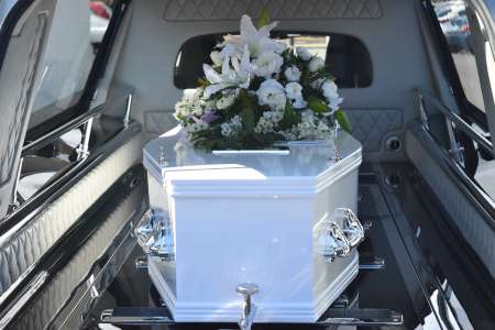Fausses funérailles : cette tendance morbide qui cartonne