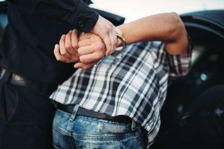 Béziers : un détenu s’évade de prison et monte dans la voiture d’un policier en civil