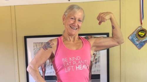 À 60 ans, cette mamie perd plus de 30 kilos pour devenir… bodybuildeuse