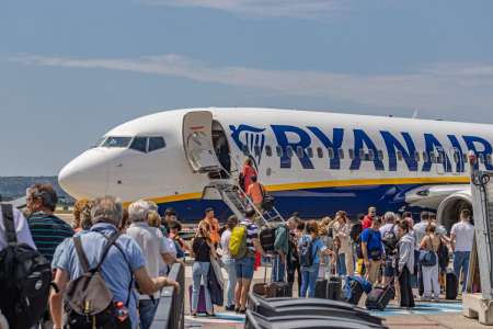 Ryanair : un avion dérouté à cause d’un orage, le retour en taxi coûte une fortune !