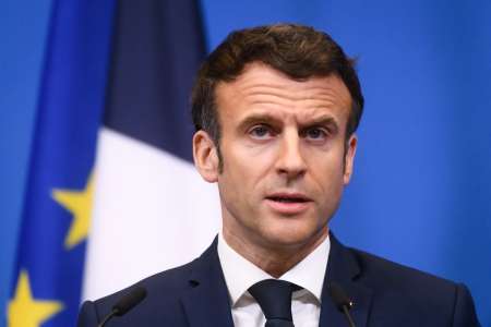 Emmanuel Macron en pleine séance de boxe, les internautes se moquent