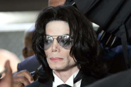 Les accusateurs d’abus de Michael Jackson veulent une date de procès avant le biopic sur “Michael”