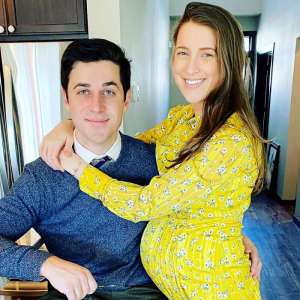 David Henrie et Maria Cahill accueillent un troisième bébé après une fausse couche