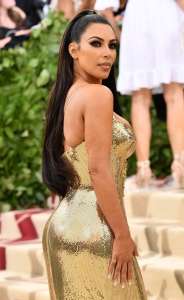 Kim Kardashian révèle qu’elle possède 30 000 vêtements