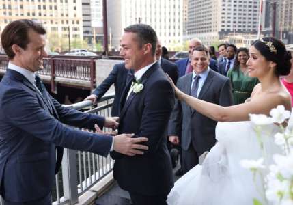 Miranda Rae Mayo de Chicago Fire taquine la finale du mariage, la réaction de Kidd
