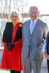 Donner la priorité au mariage du prince Charles n’est pas “facile”