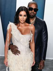 Kim Kardashian remercie Kanye d’avoir aidé à créer Skkn par Kim