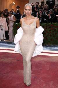 Kim Kardashian aborde les dommages présumés à la robe de Marilyn Monroe