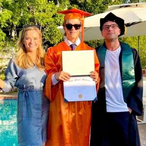 Reese Witherspoon et Ryan Phillippe réunis pour la remise des diplômes de leur fils : photo