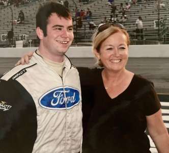 Un pilote de NASCAR poignardé à mort