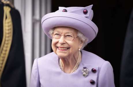 Comment le style royal de la reine Elizabeth II a évolué avant sa mort
