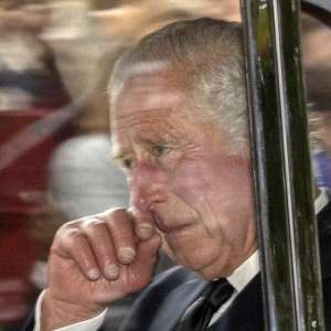 Le roi Charles III a pleuré en arrivant au palais de Buckingham : photo