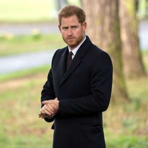 Le prince Harry réagit aux règles de l’uniforme militaire pour la veillée de la reine