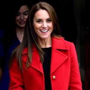 Le manteau rouge de Kate Middleton au Pays de Galles était un clin d’œil à la princesse Diana