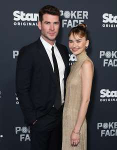 Liam Hemsworth et sa copine Gabriella Brooks font leurs débuts en couple sur le tapis rouge