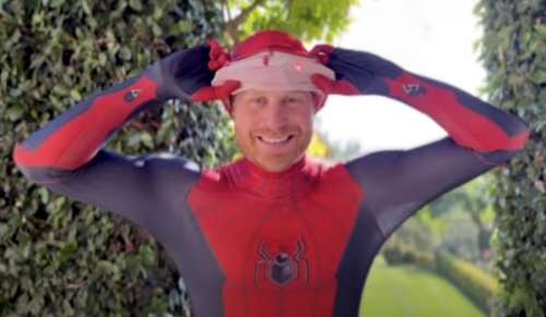 Le prince Harry se déguise en Spider-Man dans une vidéo pour les enfants militaires