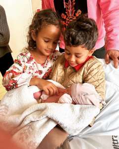 John Legend et Chrissy Teigen révèlent le nom du bébé n ° 3, 1ère photo