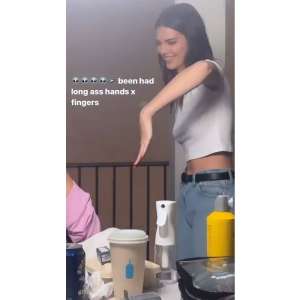 Kendall Jenner réagit aux affirmations selon lesquelles elle aurait photoshopé sa main : photo