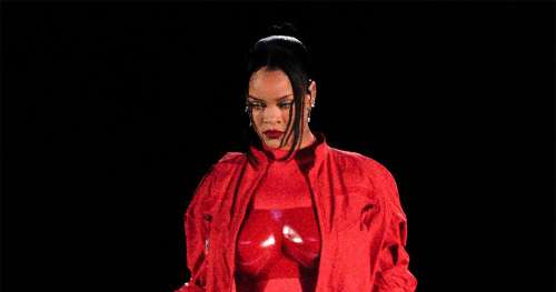Rihanna enceinte porte Loewe, Custom Alaia