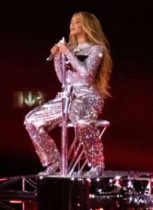Le coloriste de Beyonce sur la création de cheveux “lavés au soleil” pour la tournée mondiale