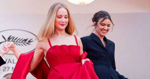 Jennifer Lawrence reste confortable en tongs noires à Cannes : photos