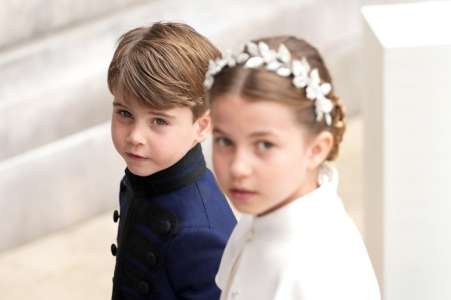 La princesse Charlotte et le prince Louis assistent au couronnement du roi Charles