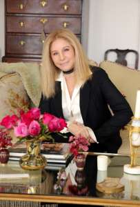 Barbra Streisand ne croit pas à l'importance de s'habiller à son âge
