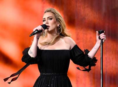Adele reporte sa résidence à Las Vegas en raison d'une maladie