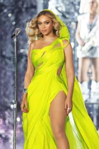 Beyoncé révèle son combat contre le psoriasis tout en réfléchissant à son parcours capillaire